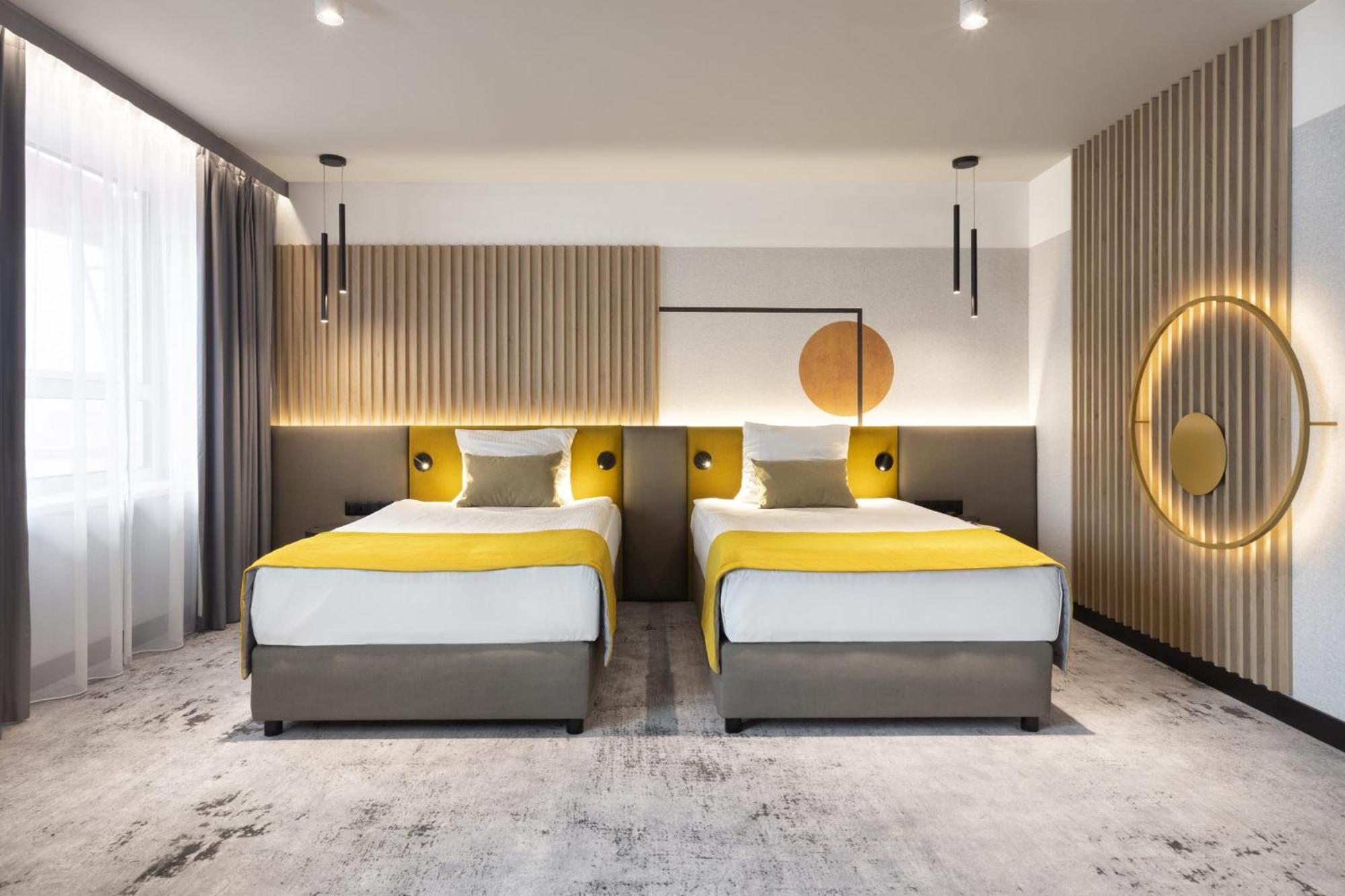 Voco Katowice By Ihg Hotel Exterior photo