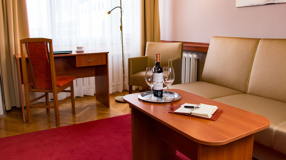 Voco Katowice By Ihg Hotel Exterior photo