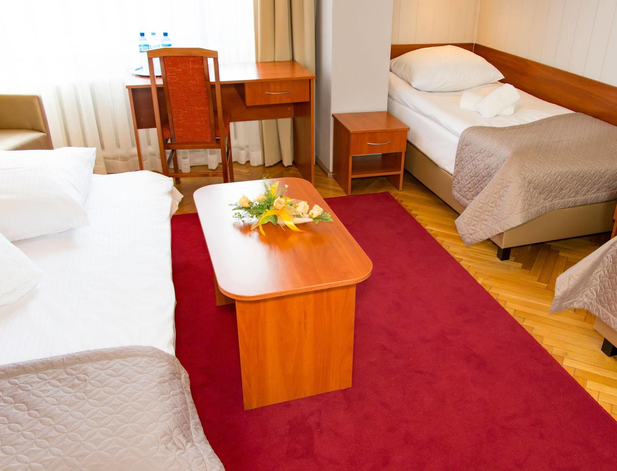 Voco Katowice By Ihg Hotel Exterior photo