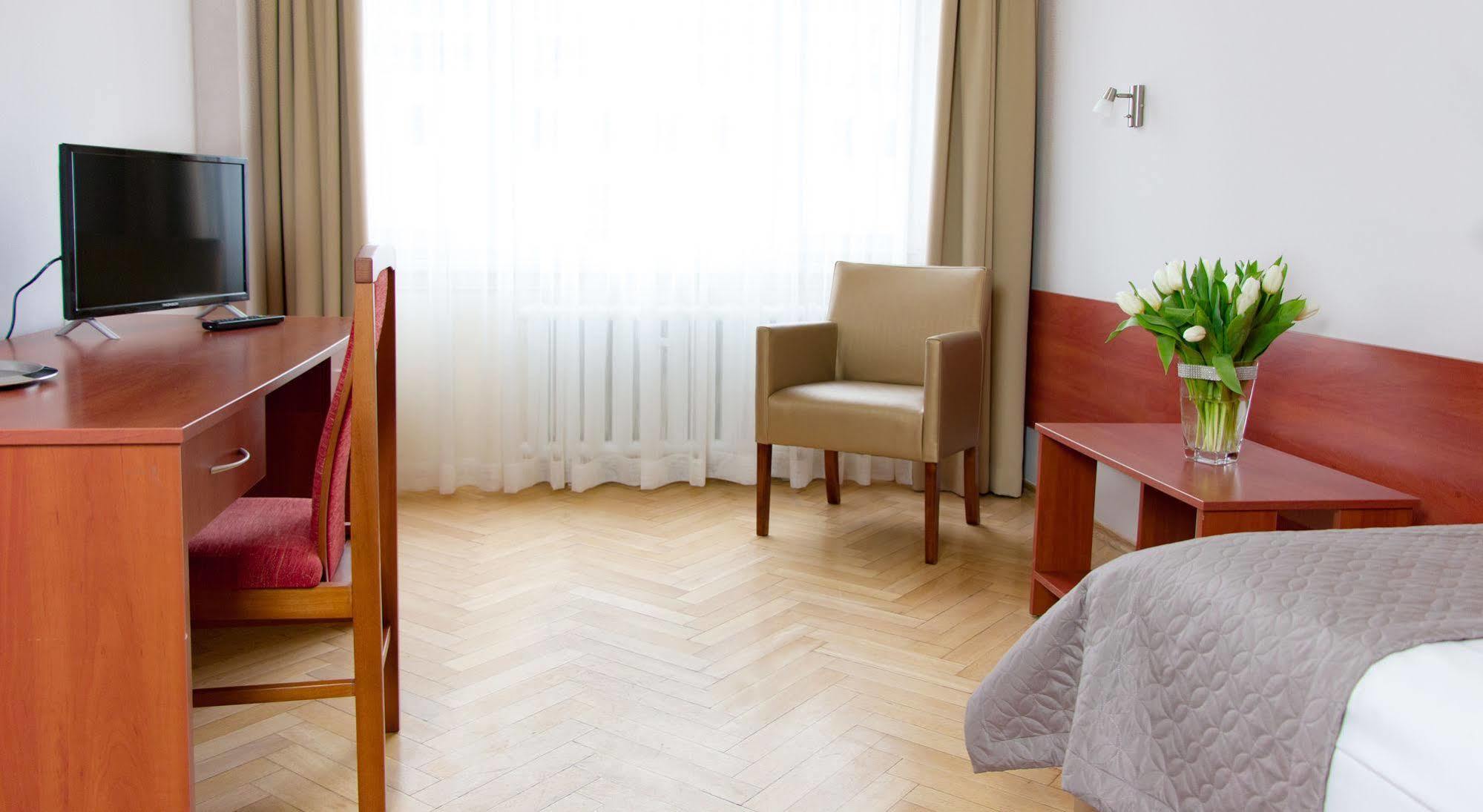 Voco Katowice By Ihg Hotel Exterior photo